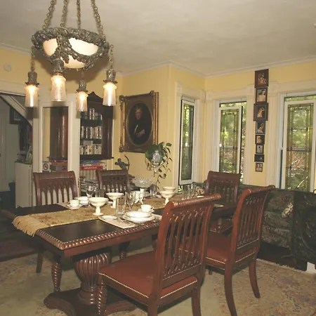T C Smith Historic Inn Bed And Breakfast-3